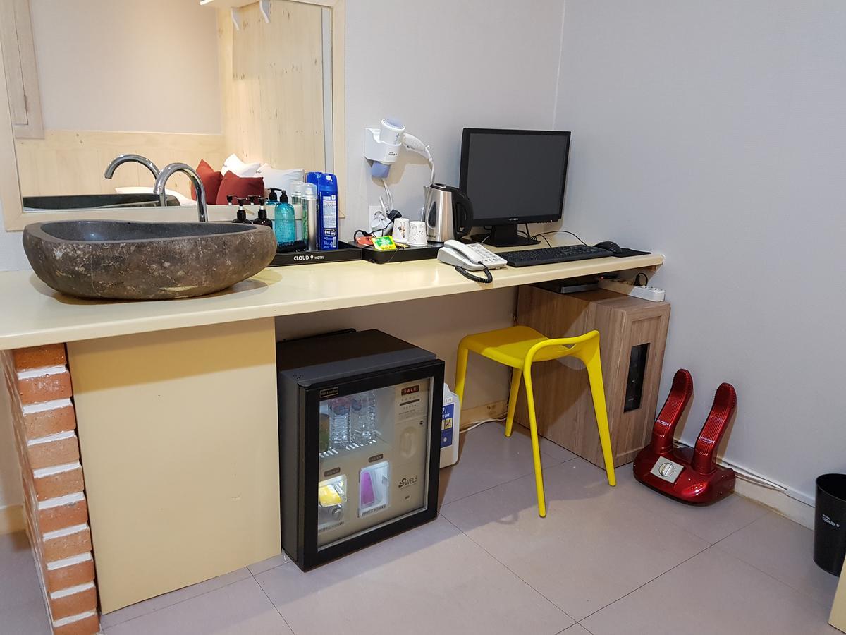 Cloud Nine Hotel Gimhae Экстерьер фото